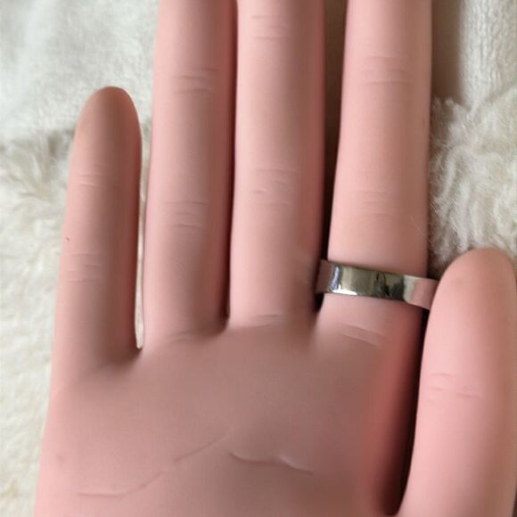 Vintage Crystal Cocktail Ring! - Picture 9 of 12